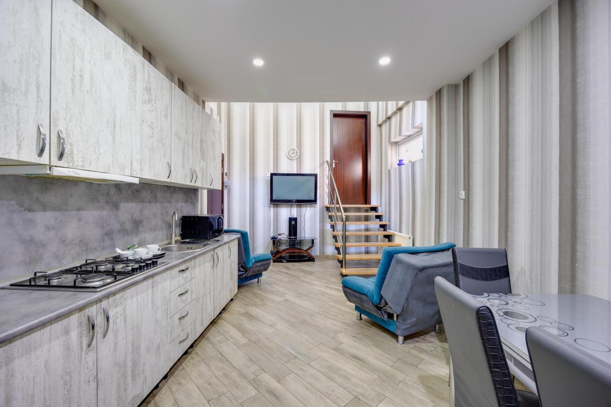 Rustaveli Two Bedroom Apartment With 5 Star Location 第比利斯 外观 照片